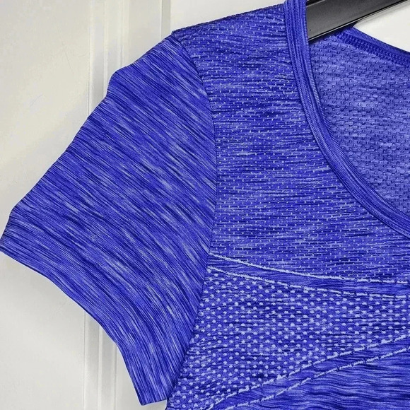 GAP Women's Heathered Blue Gapfit Motion Short Sleeve Workout Gym Yoga Top Large - Picture 6 of 7